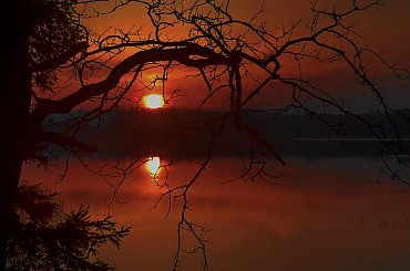 ...na dobranoc: kolorowych snów, pod warunkiem, że wszystkie kolory będą czarne i czerwone #zachód #sunset