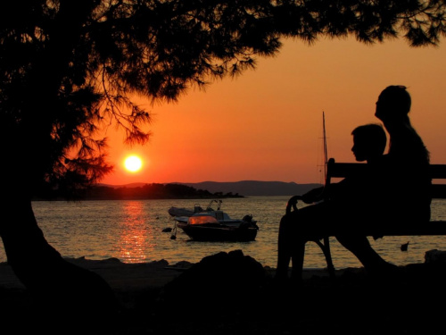 ławeczka #słońca #zachód #chorwacja #jezioro #słońce #zwiedzanie #podróże #woda