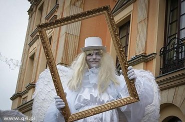 ANIOŁY SZCZĘŚCIA #AniołyNaSzczudłach #AniołyNaŚlub #BańkiMydlane #fotoanimator #PłonącyNapis #szczudlarze