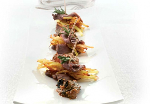 Hiszpańska Oliwka proponuje romantyczną kolacją w hiszpańskim stylu.