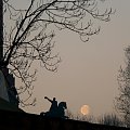 Tadeusz Kościuszko kłania się tarczy księżyca nad Wawelem :)