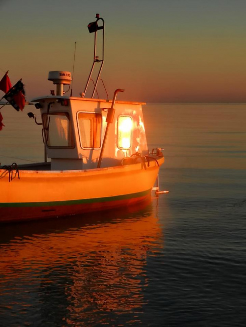 Szyper Solarius Drugi - no, to co, ze mu się odbiło... #kuter #morze #zatoka #wschód #FishingBoat #sea #bay #sunrise