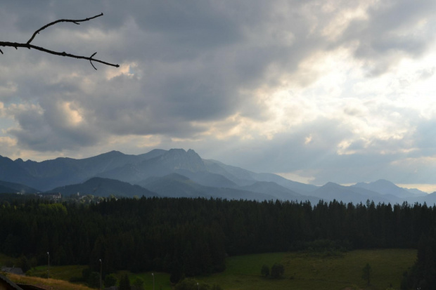 Kto zgadnie co to za góry?:)
No jasne...Tatry widziane z ...Muezasichle:)